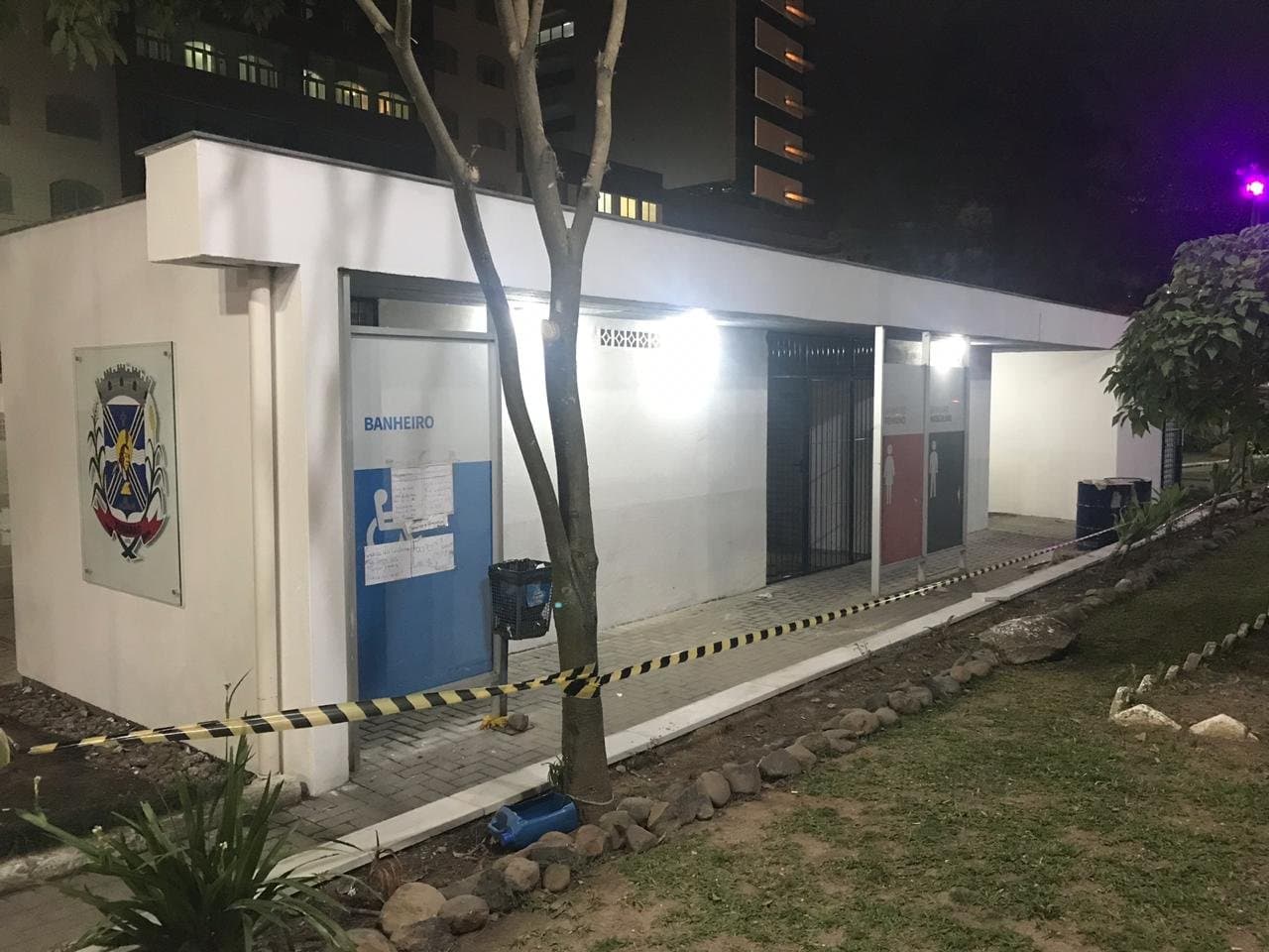 Reforma dos banheiros públicos da Praça 7 está quase pronta