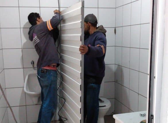 Banheiro Público da Praça 7 recebe novas divisórias