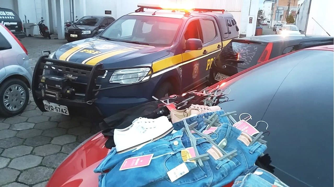 Quadrilha especializada em furtos de roupas em shoppings é presa em Tubarão