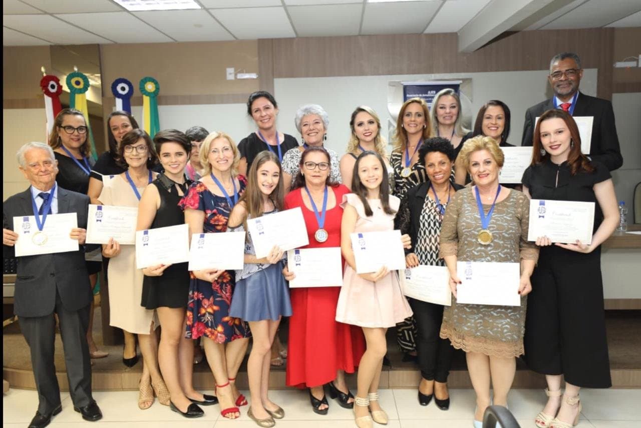 Associação de Jornalistas e Escritoras completa um ano