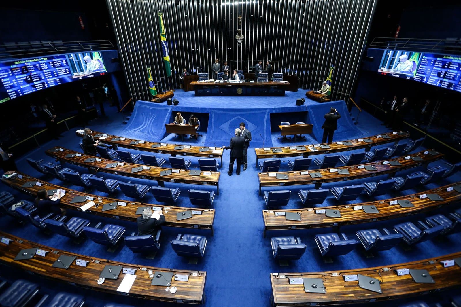 Senado aprova projeto que limita ICMS sobre combustíveis