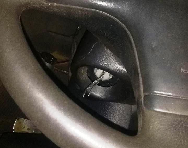 Quarteto é flagrado com carro roubado