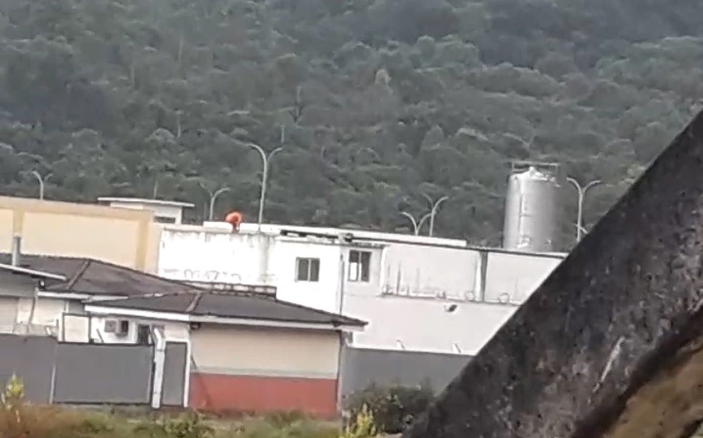 Sete detentos fogem do Presídio Regional