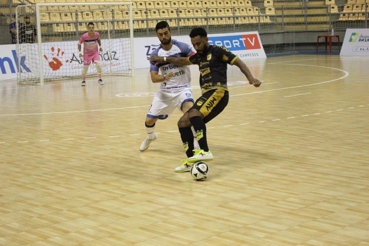 LIGA: Jaraguá e Tubarão empatam no clássico catarinense