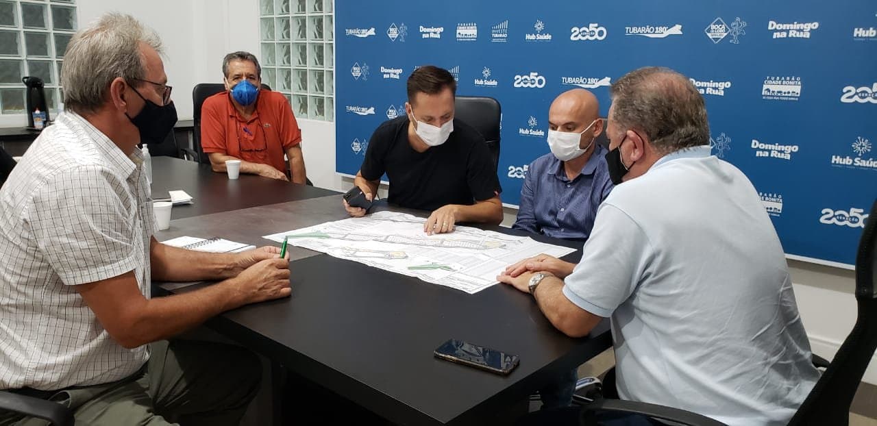 Loteamento empresarial com 48 hectares é apresentado a gestores do município