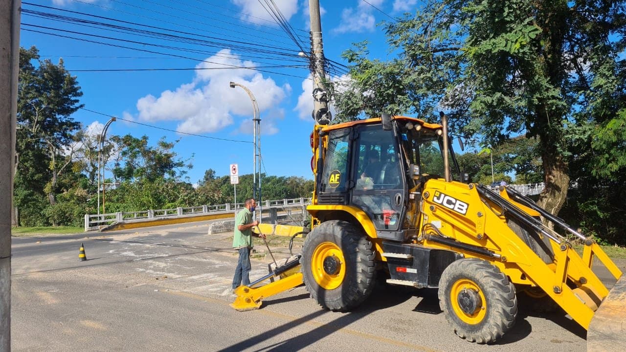 Barreira física entre as pistas na cabeceira de ponte Orlando Francalacci é removida