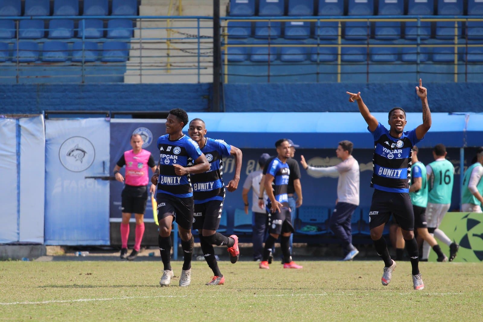 CATARINENSE SÉRIE B: Tubarão vence o Inter de Lages e se livra do rebaixamento