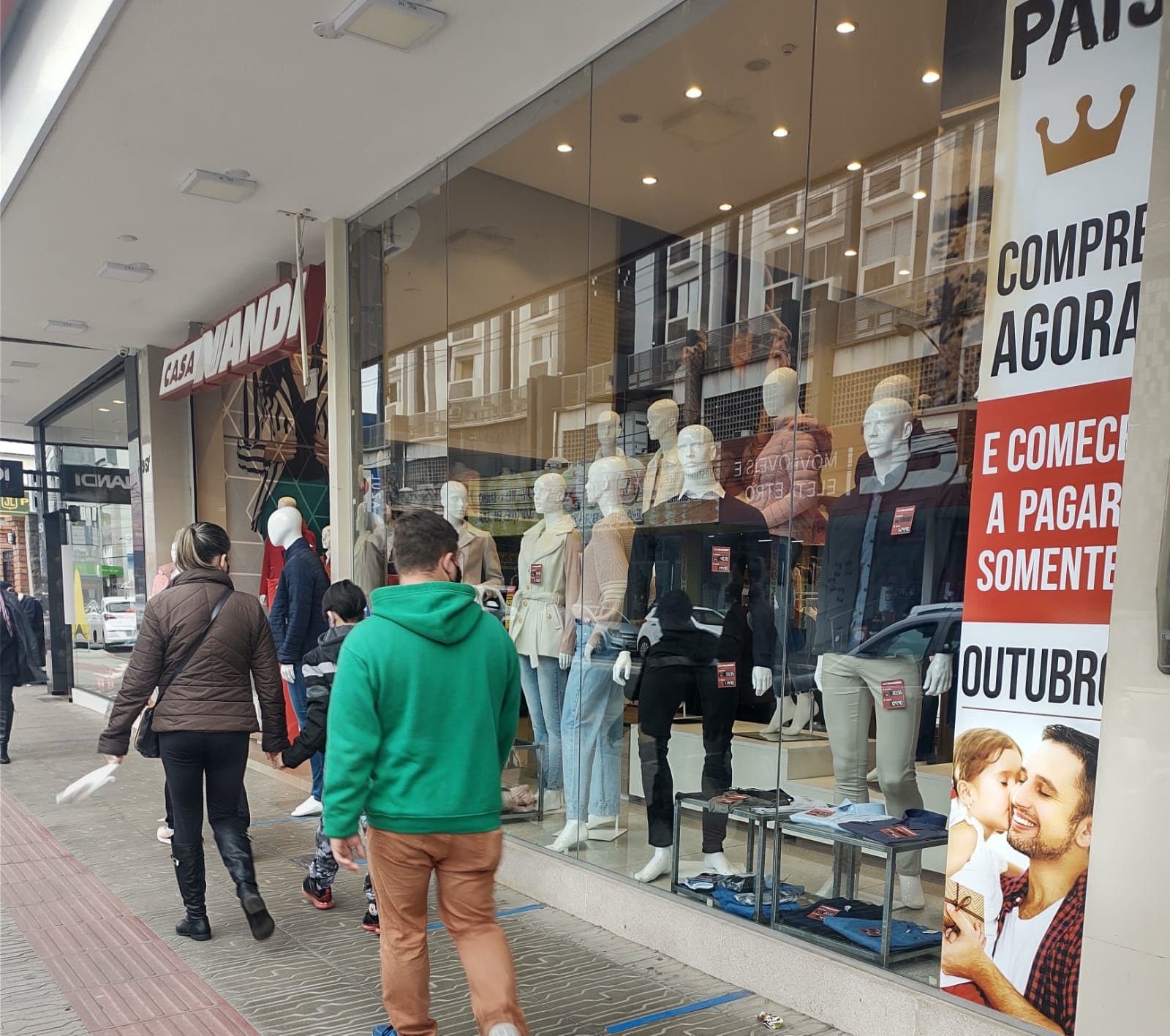 Comércio de Tubarão abre em horário especial sexta-feira (6) e sábado (7)