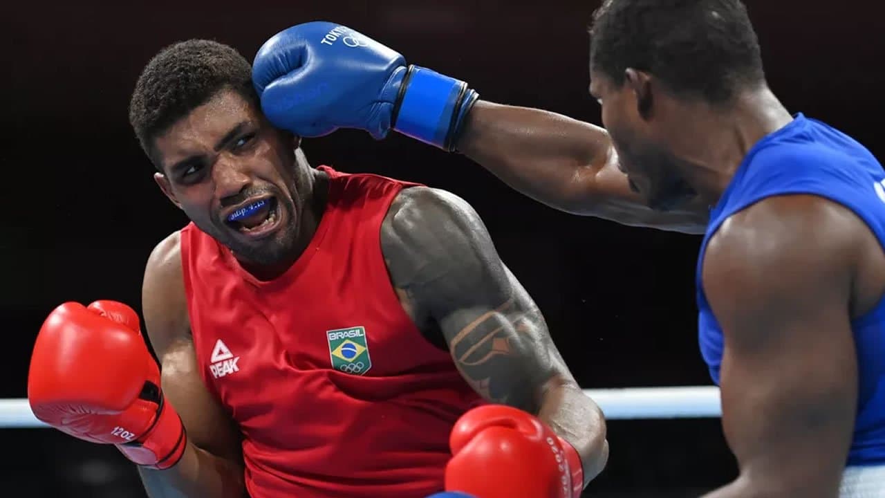 🥉 OLIMPÍADA: Abner Teixeira cai para campeão olímpico mas garante a medalha de bronze