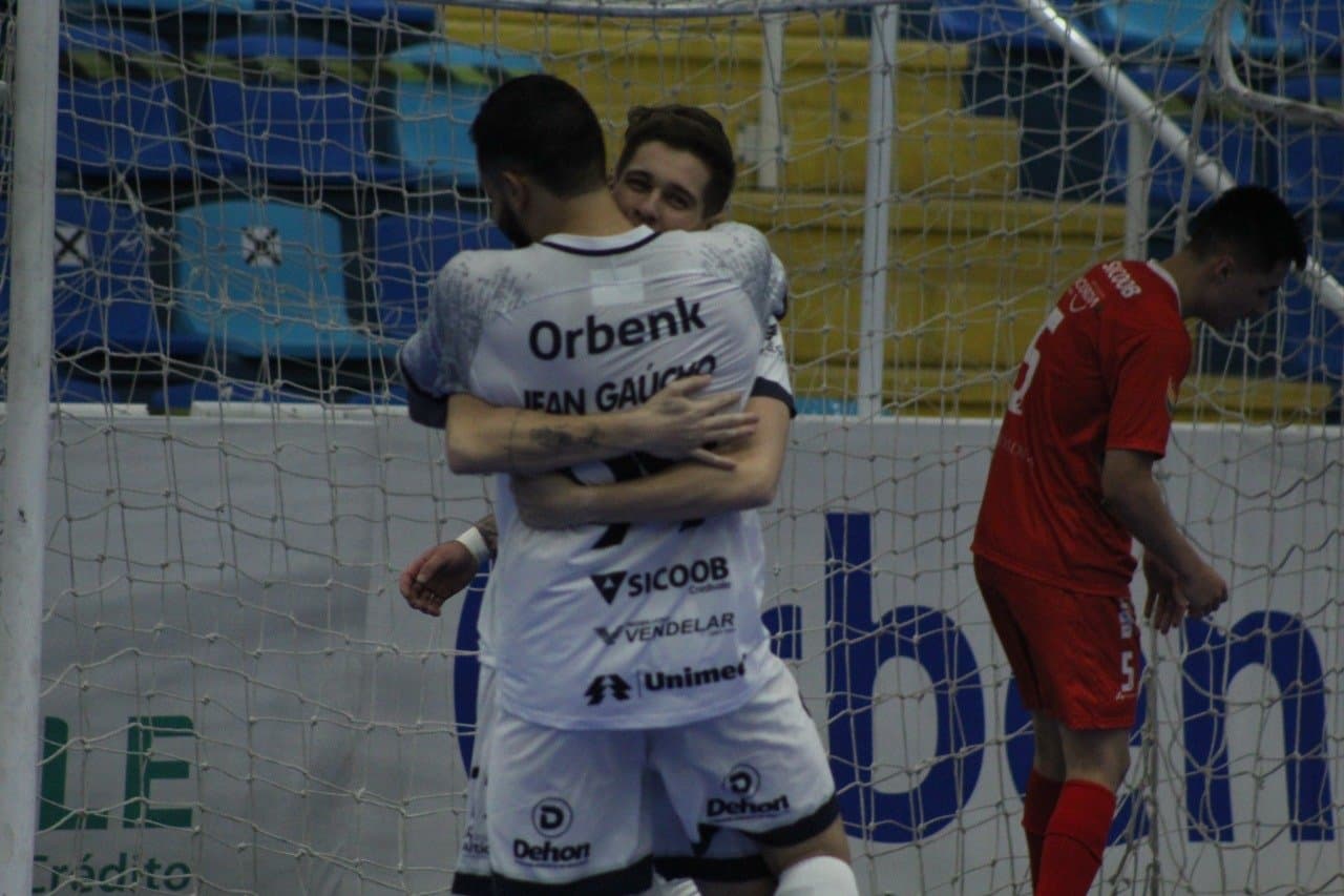 ESTADUAL: Tubarão Futsal vence na volta do público à Arena