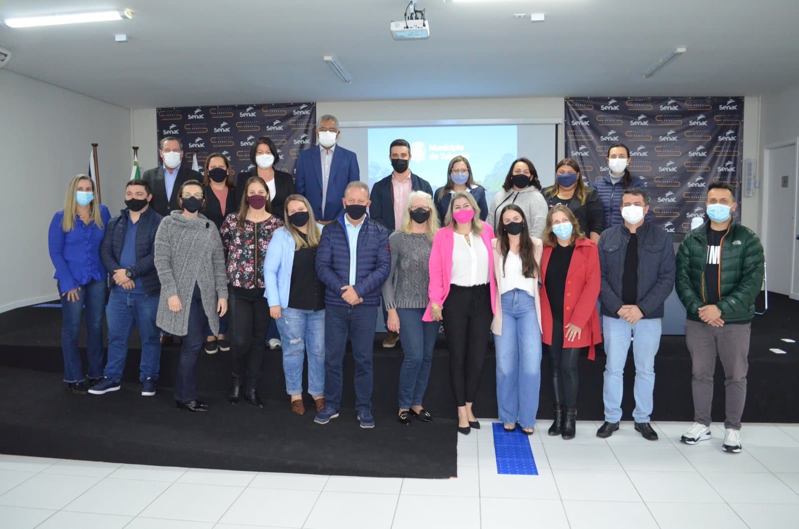 Professores das turmas com melhores resultados no “À Prova Tubarão” são premiados