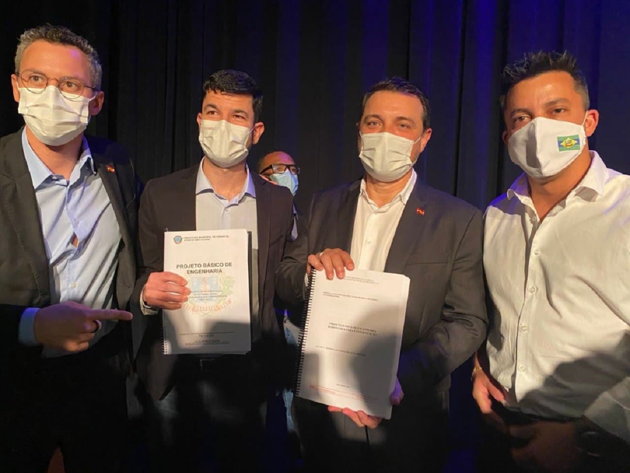 Braço do Norte: projeto de anel aviário é entregue ao governador