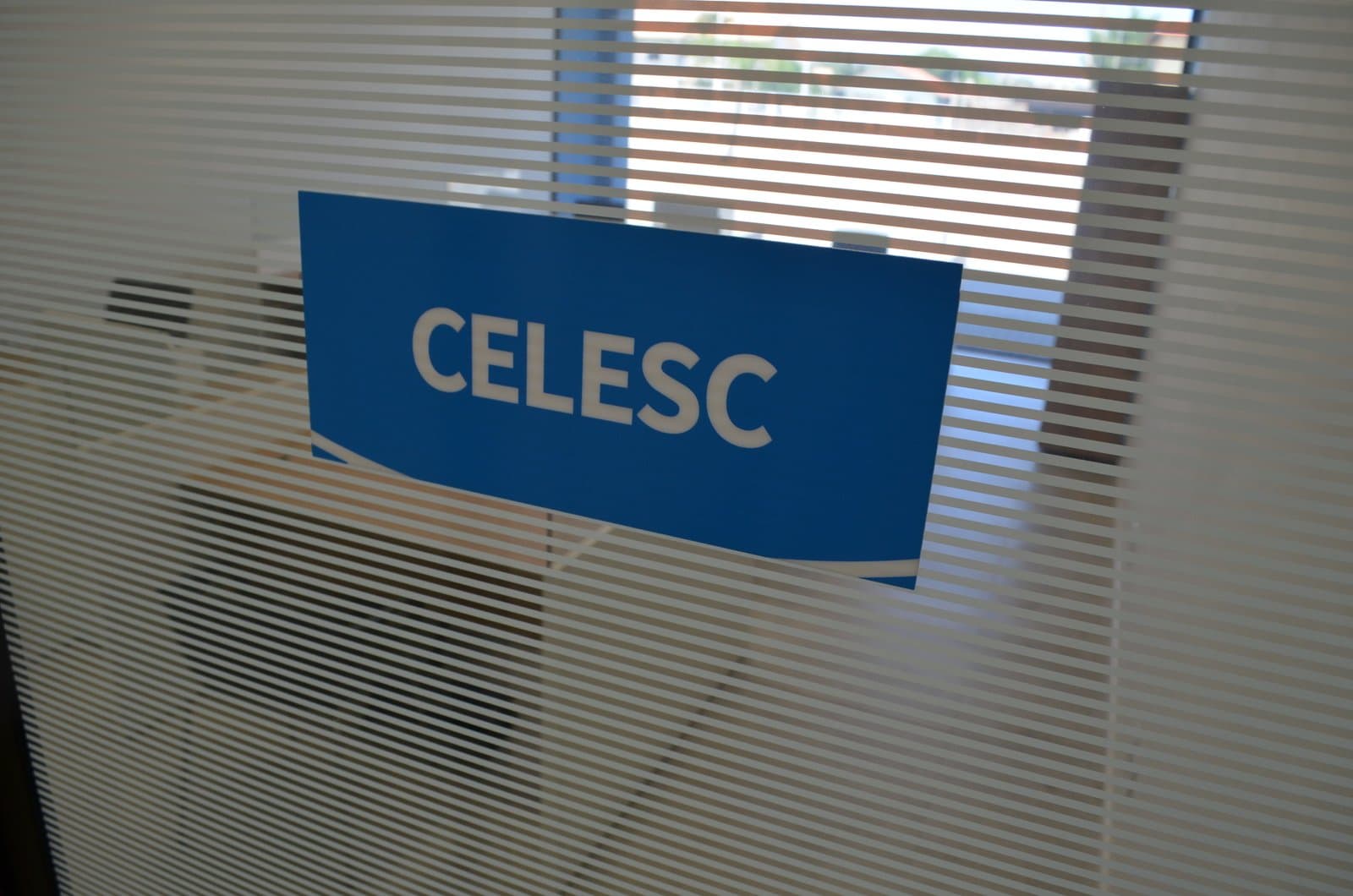 Celesc faz mais de 100 atendimentos no primeiro dia no Facilita Tubarão