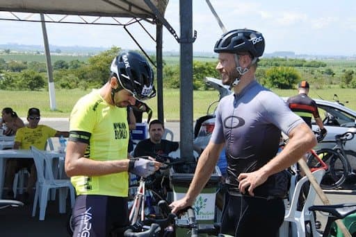 Rodrigo Hilbert fará pedal na Serra do Corvo Branco neste sábado (16)