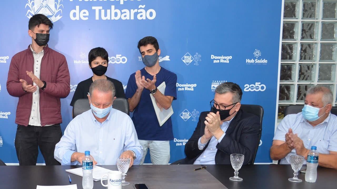 Jornalista Enio Batista e colunista Berto Koch são homenageados com nomes de ruas