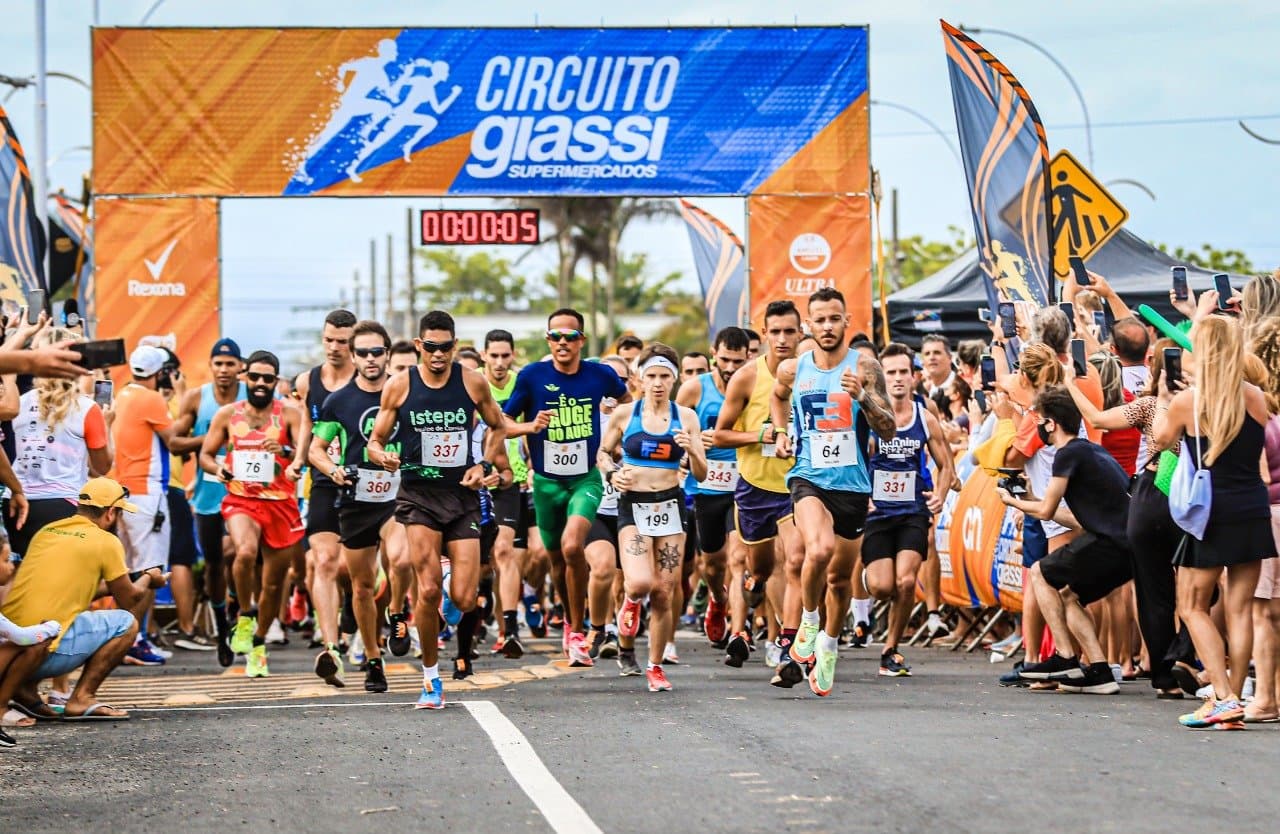 Mais de 500 atletas participam de abertura de circuito de corridas, em Balneário Rincão