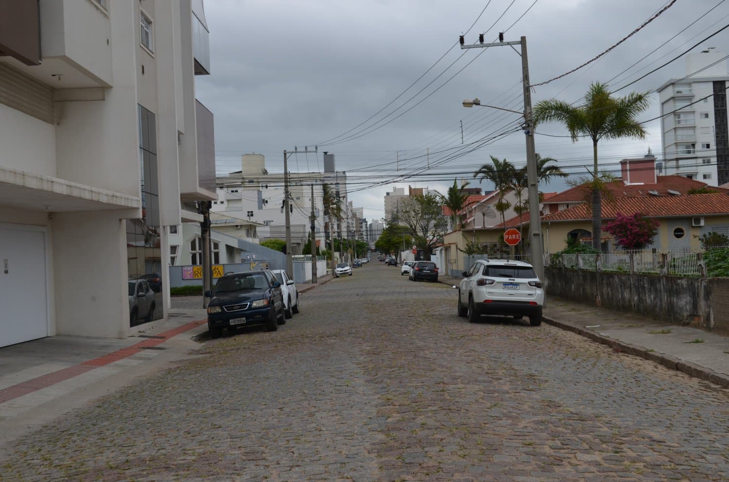 Avenida Rodovalho começa a receber pavimentação