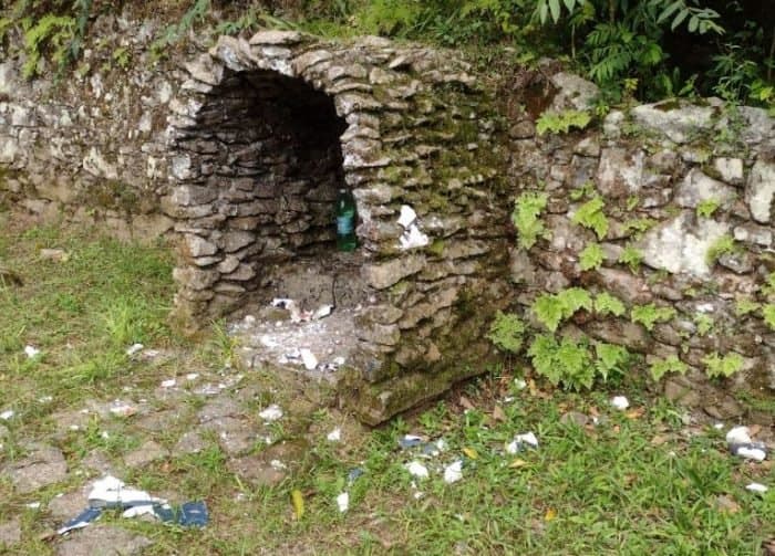 Gruta no Centro Histórico de Laguna é alvo de vandalismo