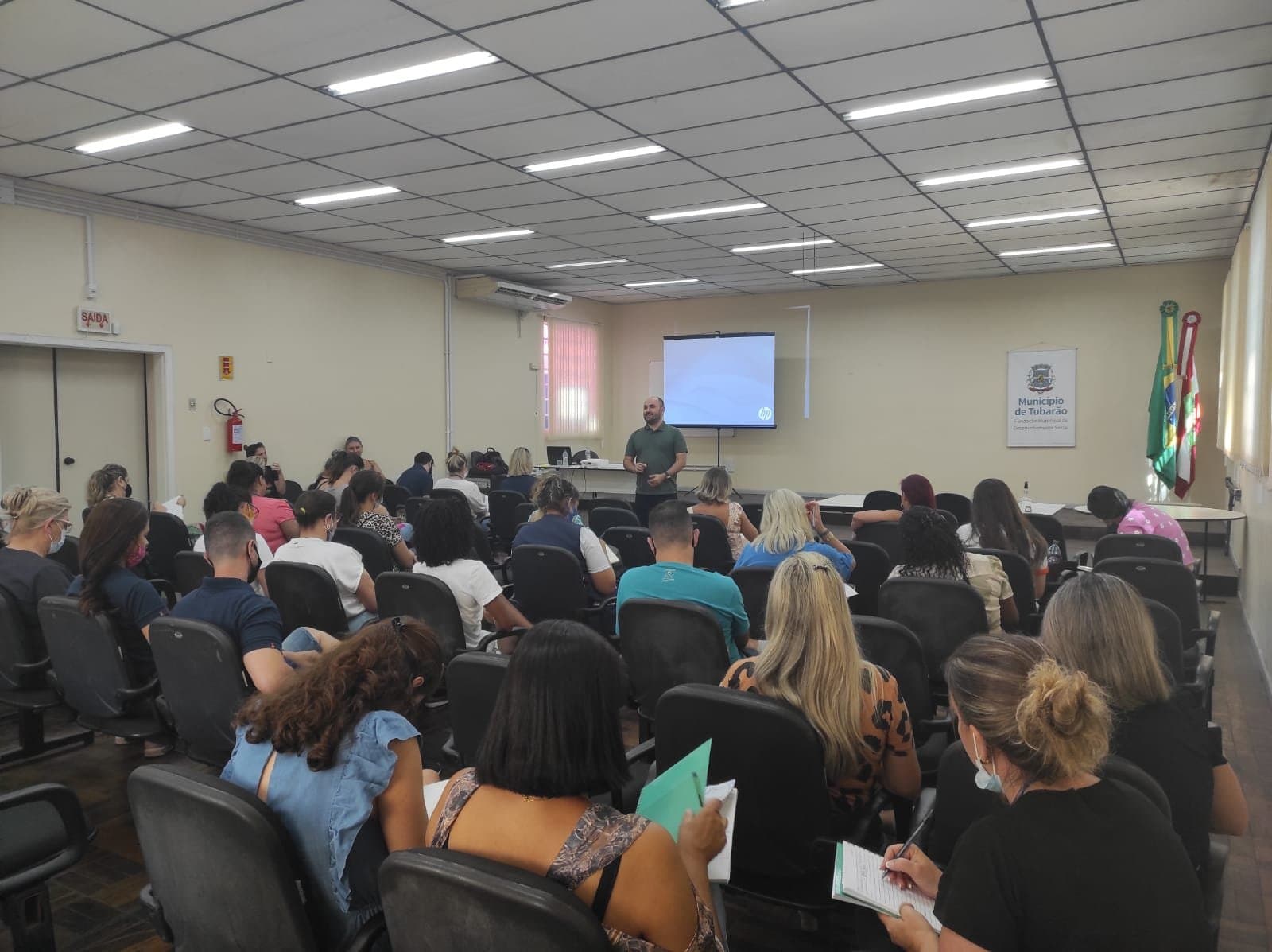 Profissionais do Cras e Creas passam por capacitação em Tubarão