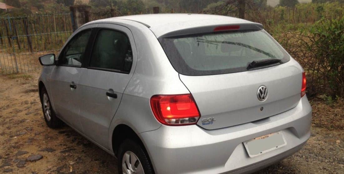 Homem de 74 anos tem carro furtado na frente de casa