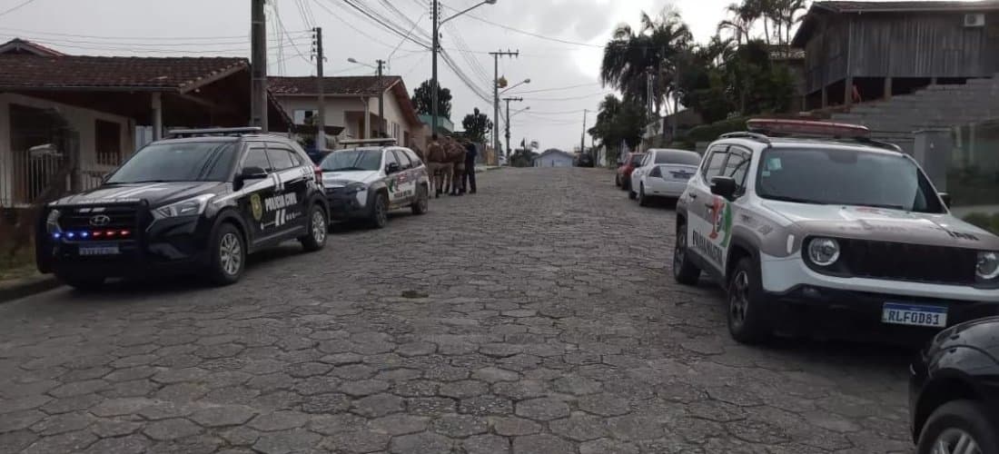 Três homens são presos por tráfico de entorpecentes