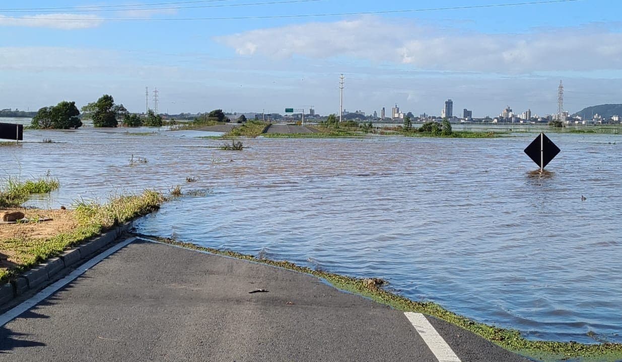 Região dos bairros São Martinho e Vila Esperança corre risco de inundação