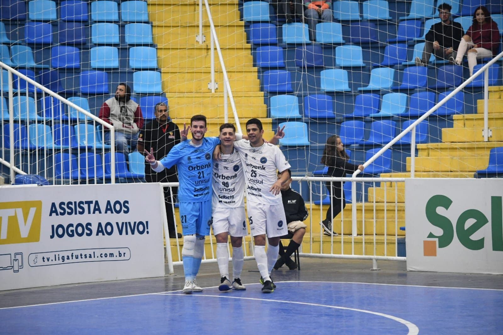 LIGA: Tubarão Futsal vira em casa e vence o Campo Mourão