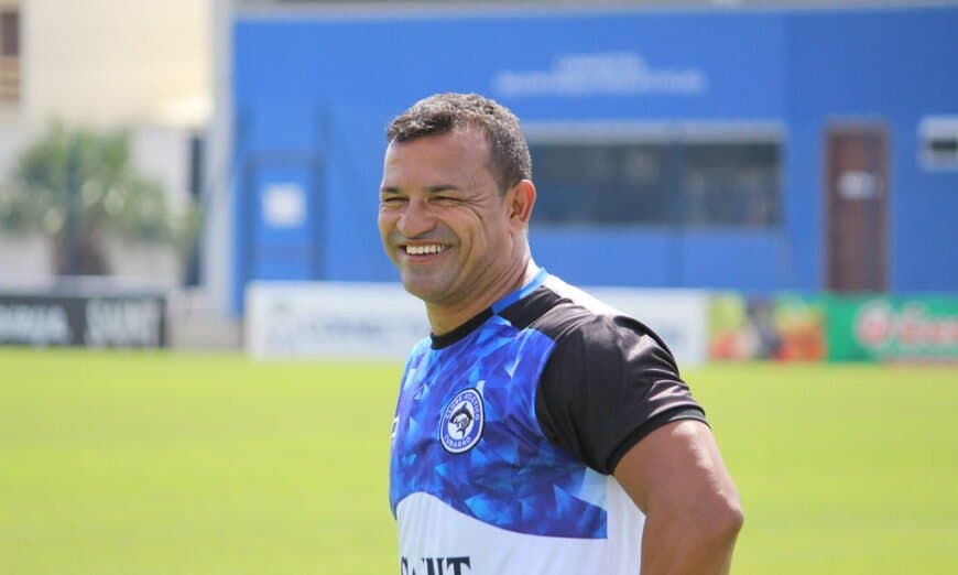 Após duas derrotas em casa, Tubarão troca de técnico