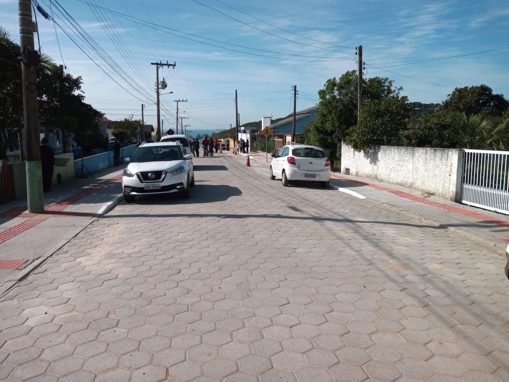 Pavimentação da Rua Pôr do Sol, em Imbituba, é entregue