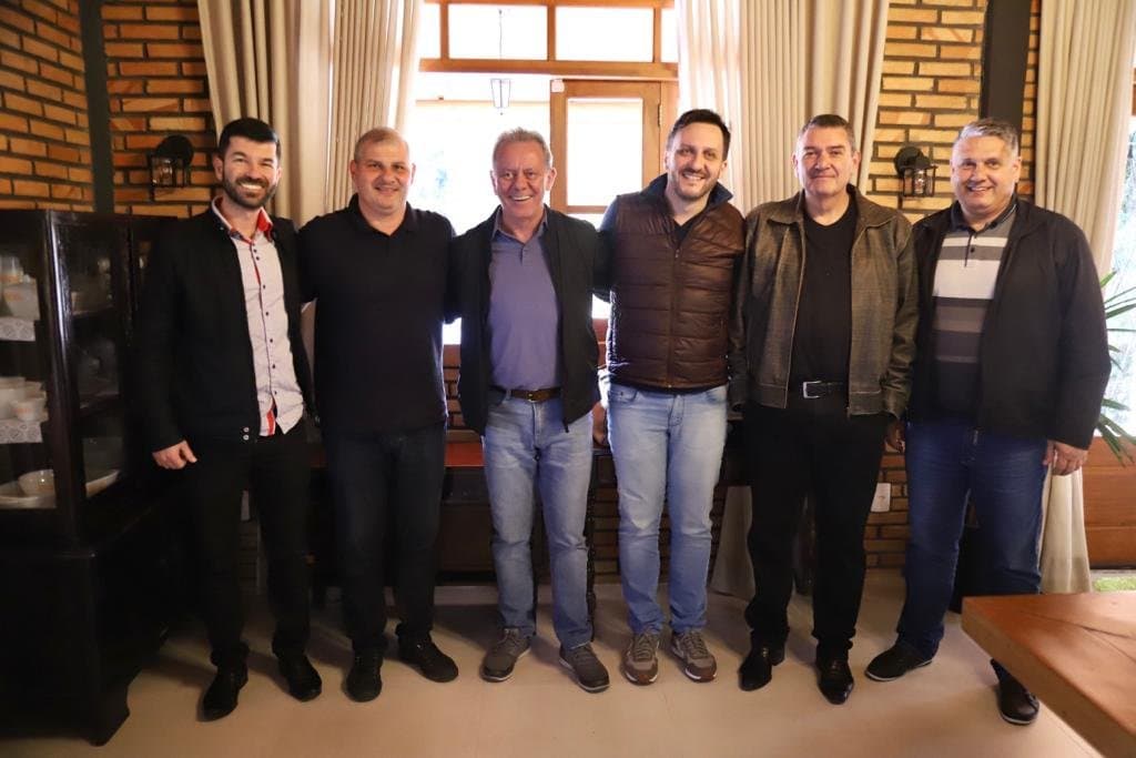 Prefeitos da região discutem pré-candidatura de Pepê Collaço