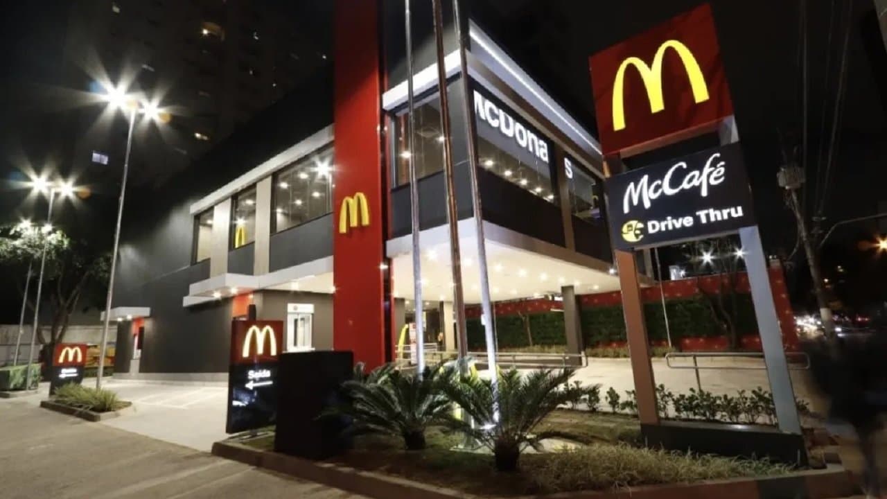 Tubarão irá ganhar drive thru do McDonald's