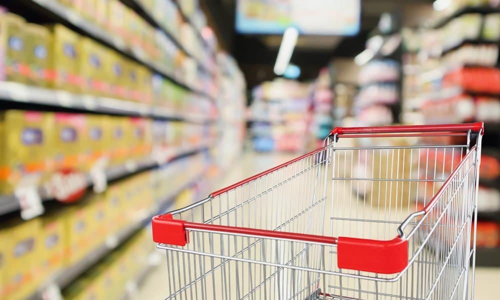 Preços caem pela 1ª vez em dois anos, mas inflação anual é de 10%