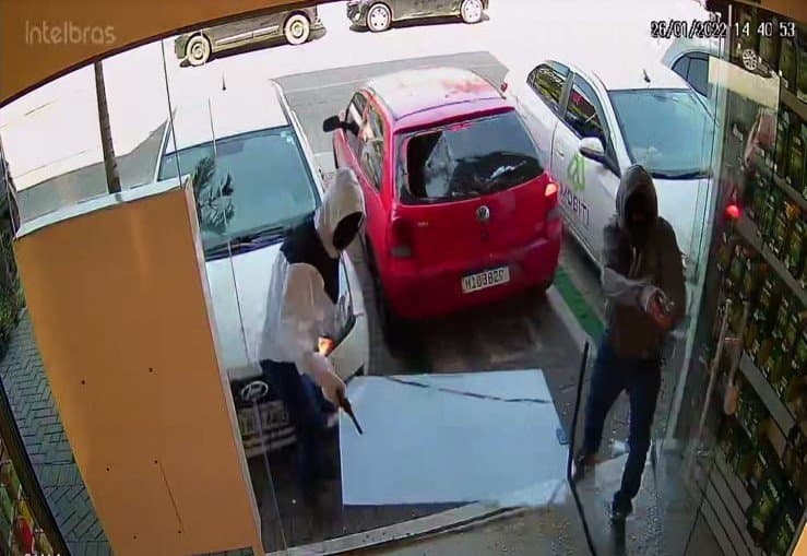 Criminoso que roubou loja da Apple em Tubarão é condenado a 17 anos de prisão