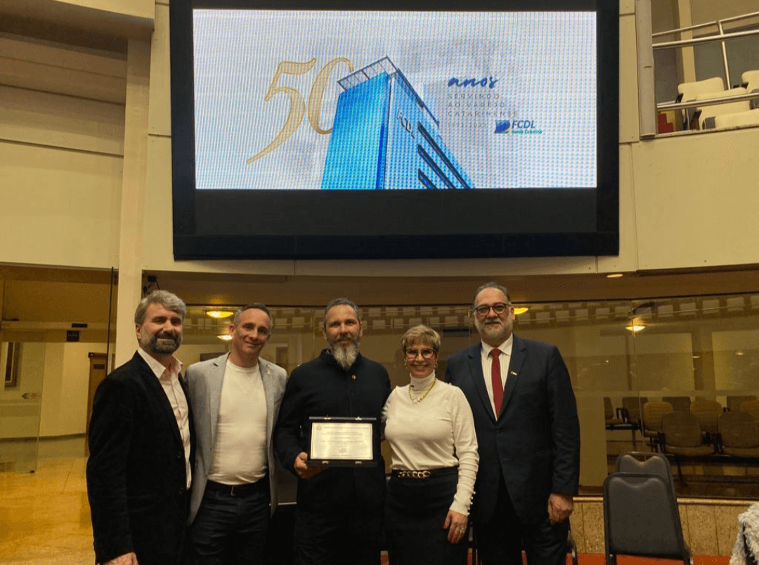 Fundador da CDL Tubarão é homenageado em sessão solene na Alesc