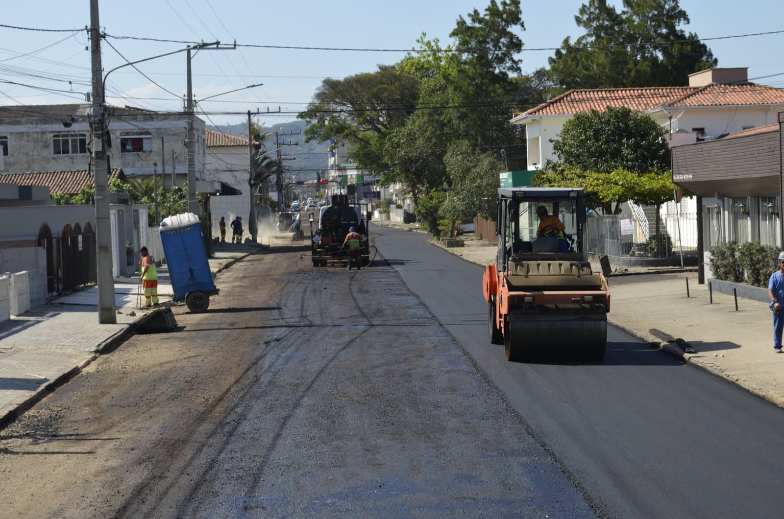 Inicia o asfaltamento da Rua dos Ferroviários, em Tubarão
