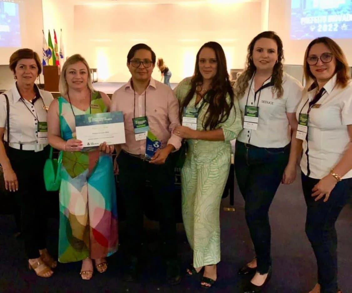 Rosenvaldo Júnior, de Imbituba, recebe o prêmio "Prefeito Inovador"