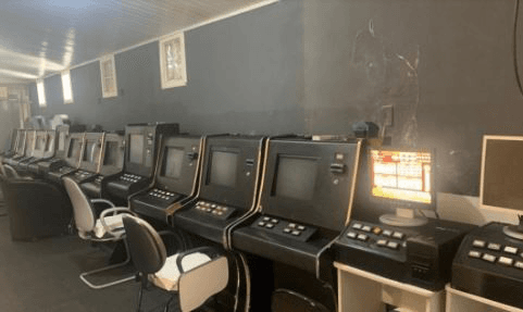 Bingo clandestino é descoberto em garagem de casa