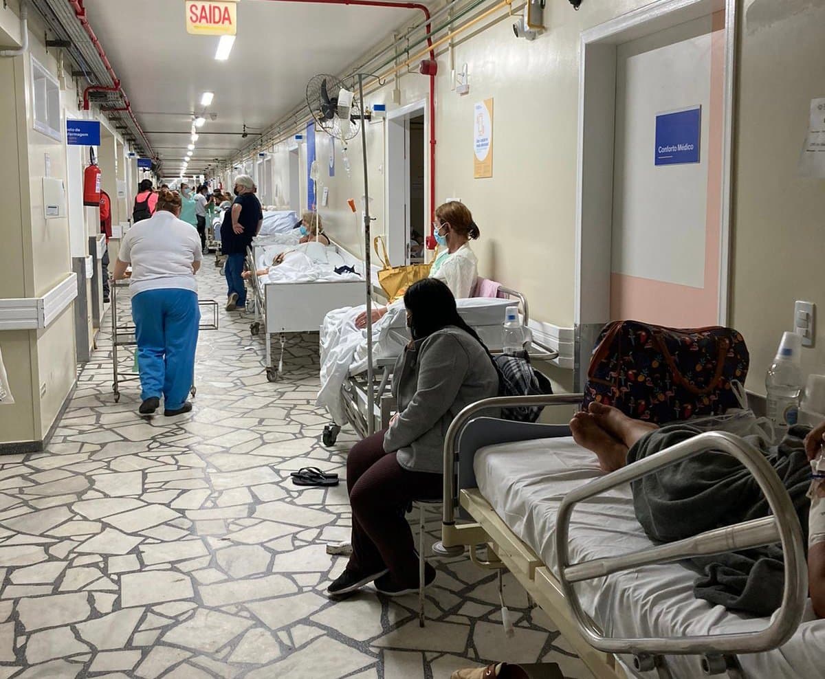 Emergência do hospital de Tubarão enfrenta problemas com superlotação