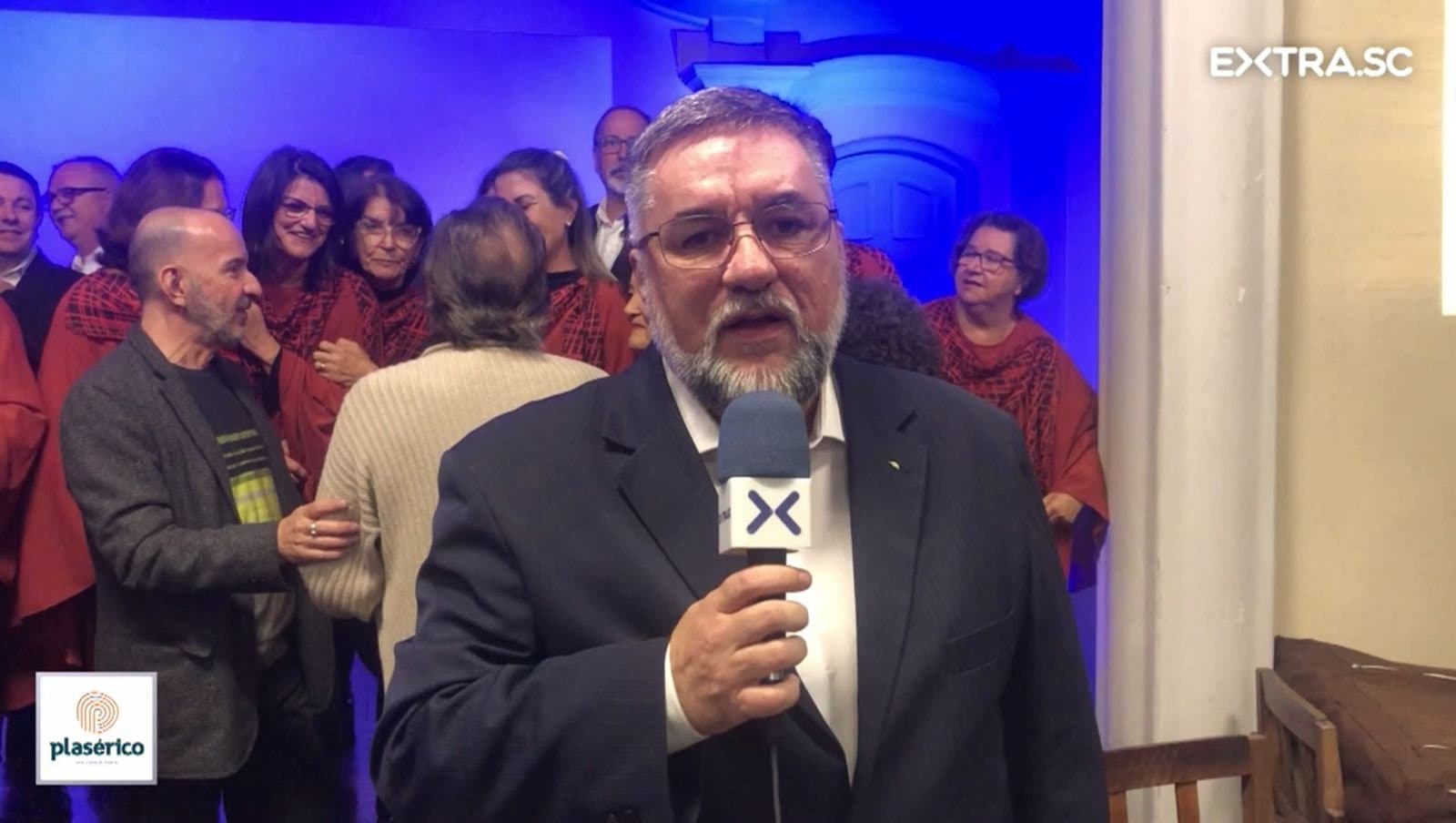 Escritor Ramires Linhares lançará dois livros simultaneamente