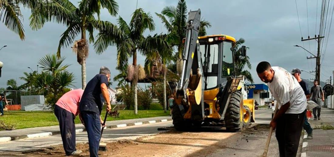Operação tapa-buracos é iniciada em Capivari de Baixo