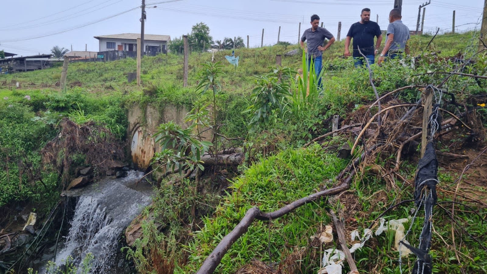 Empresas interessadas em participar da licitação que prevê implantação de estações elevatórias visitam Tubarão