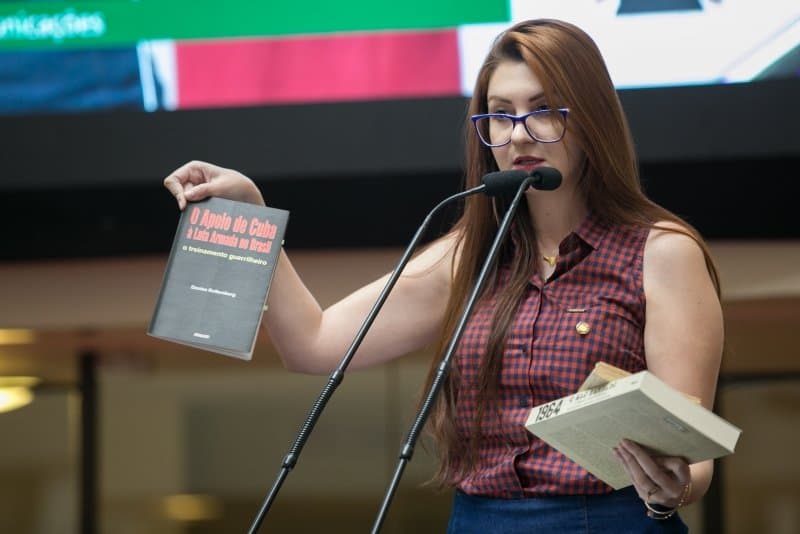 Deputada Ana Campagnolo processa 17 pessoas por postagens nas redes sociais