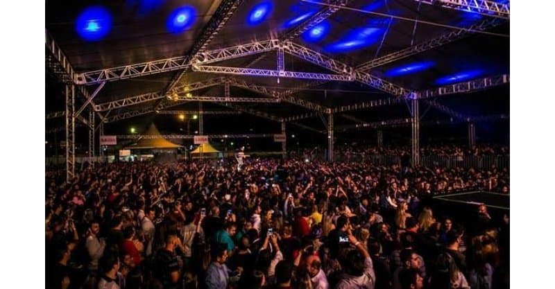 Sertanejo, rock e música gaúcha animarão a Festa do Camarão 2023