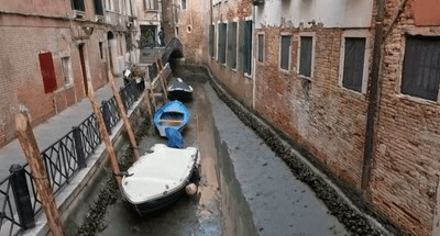 Seca severa na Itália faz com que canais de Veneza fiquem inavegáveis