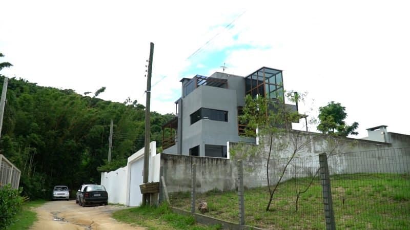 Homem assassinado em Imbituba esta semana levou mais de 30 tiros