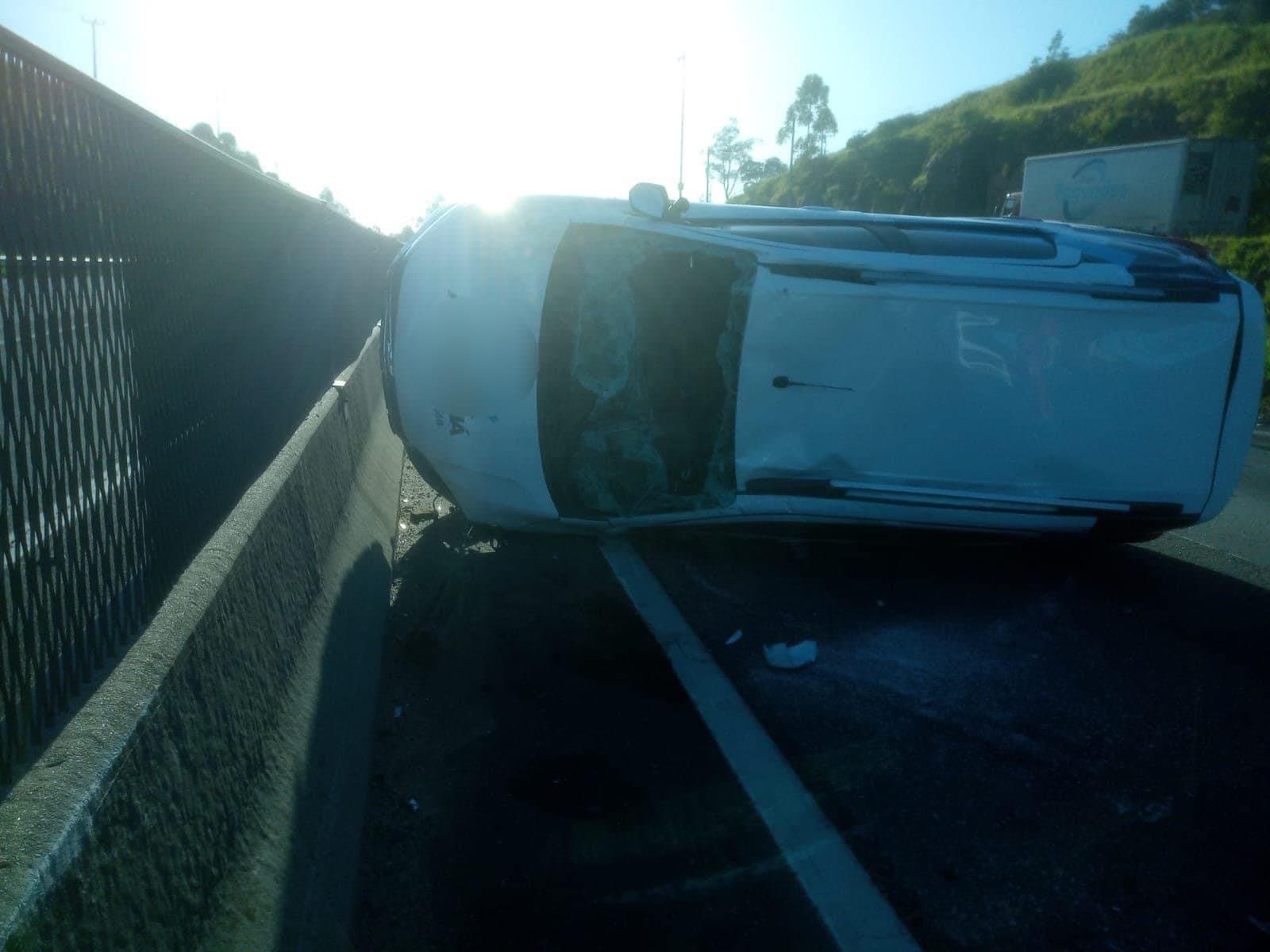 Acidente na BR-101 é causado por outra colisão