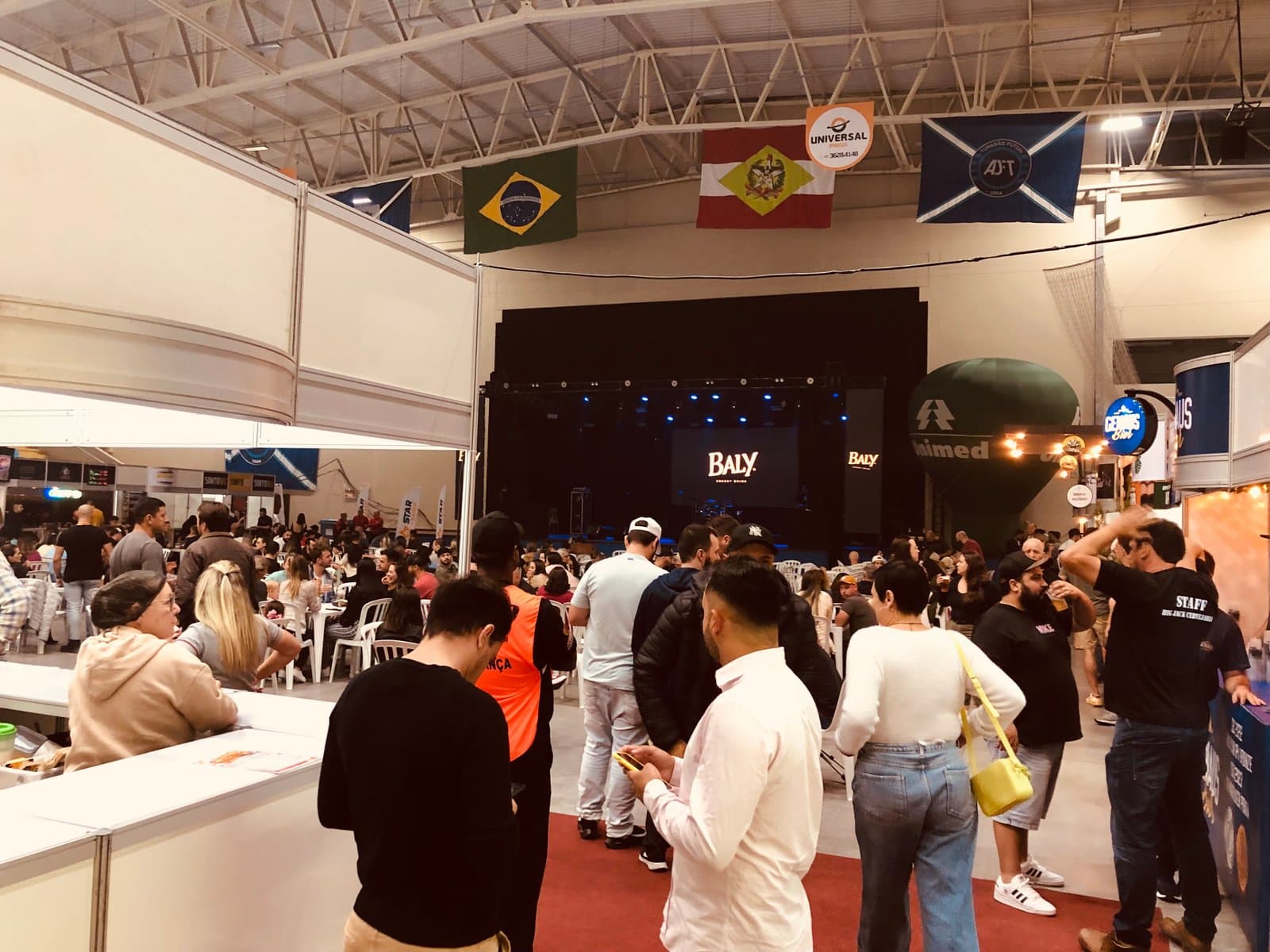 Noite do rock agita o Outlet Beer Festival nesta sexta-feira (19)