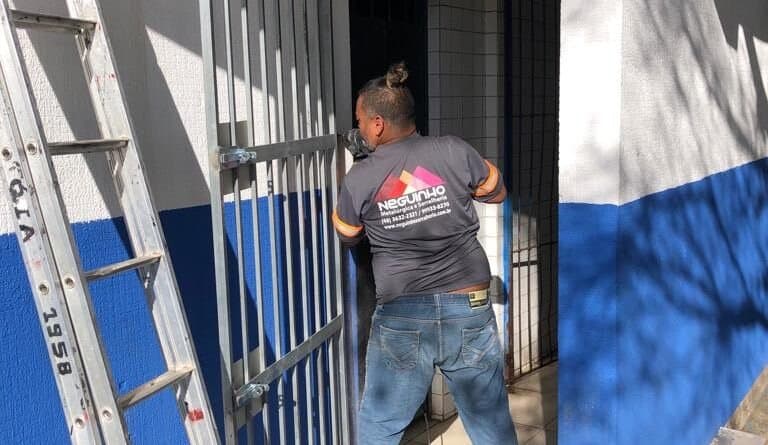 Banheiros públicos de praças passarão a ser fechados à noite