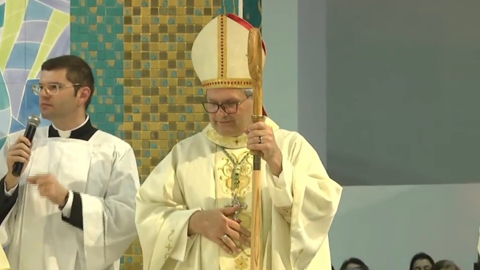 Dom Adilson Busin é empossado bispo diocesano