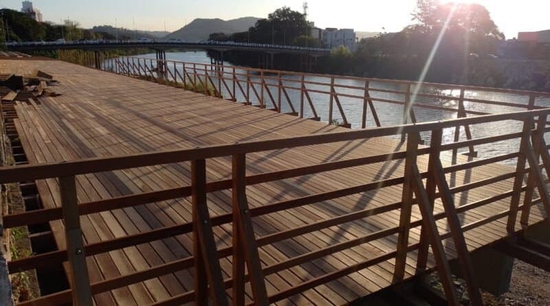 Primeira parte do deck da beira-rio está concluída